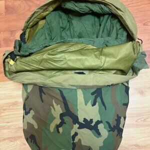 Genuine US Military Goretex Bivy Sleeping Bag Cover with Sleeping System Bag